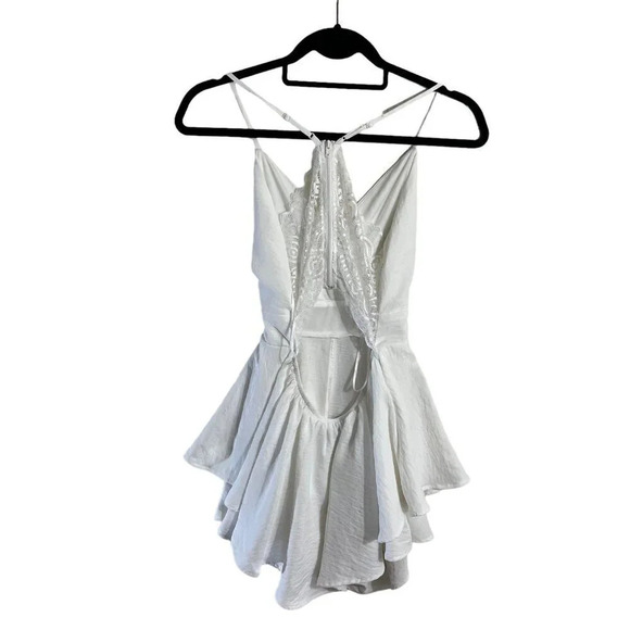 Windsor NWT White Romper Size Small Lace Back Draped Skirt Flowy Spaghetti Strap - Picture 2 of 6